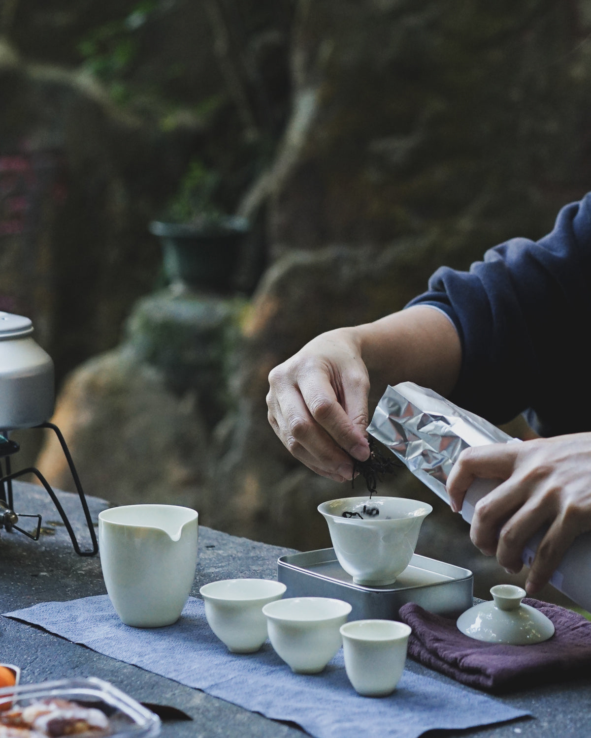 How to travel with tea